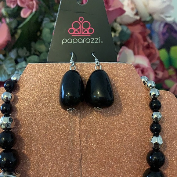Paparazzi Necklace and Earrings Set - Picture 3 of 4